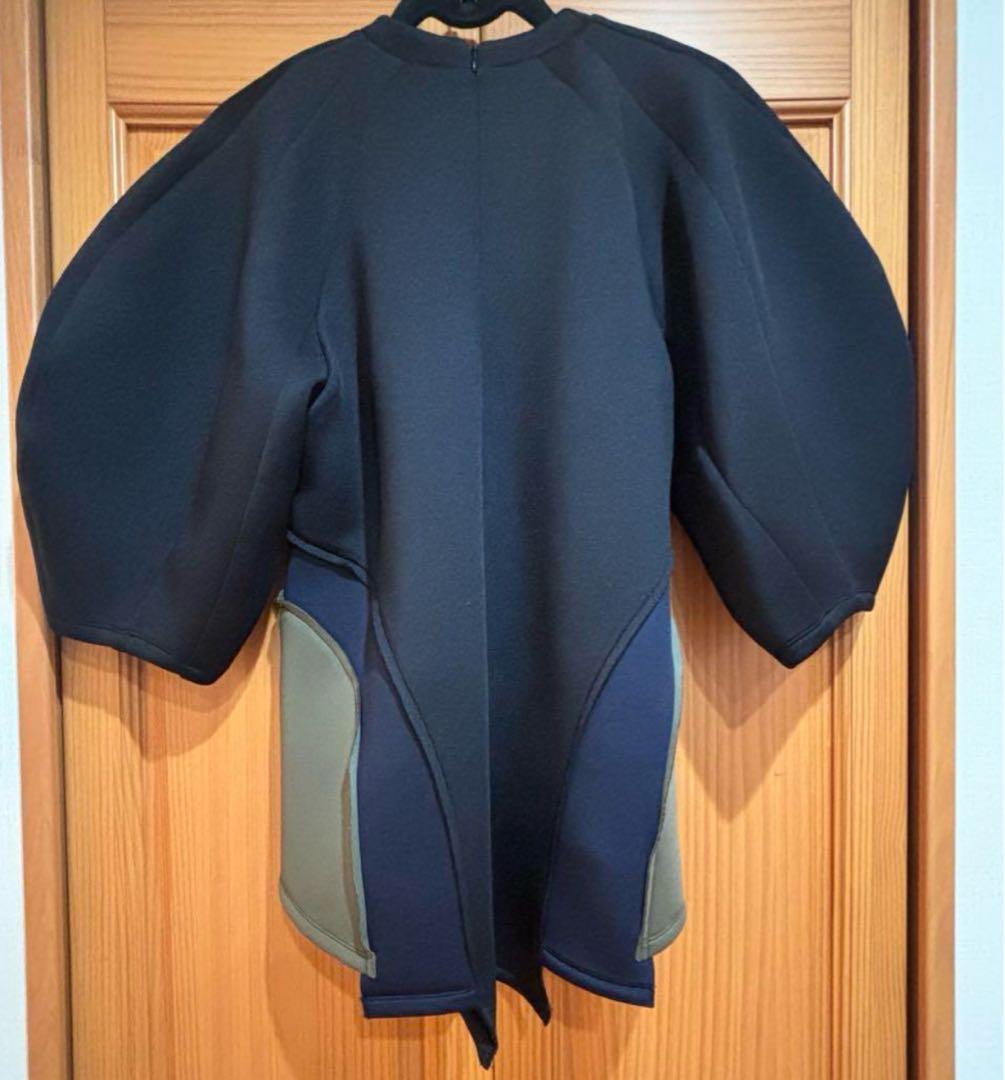 新品未使用 タグ付き UN3D. アンスリード スライドカットトップ 38