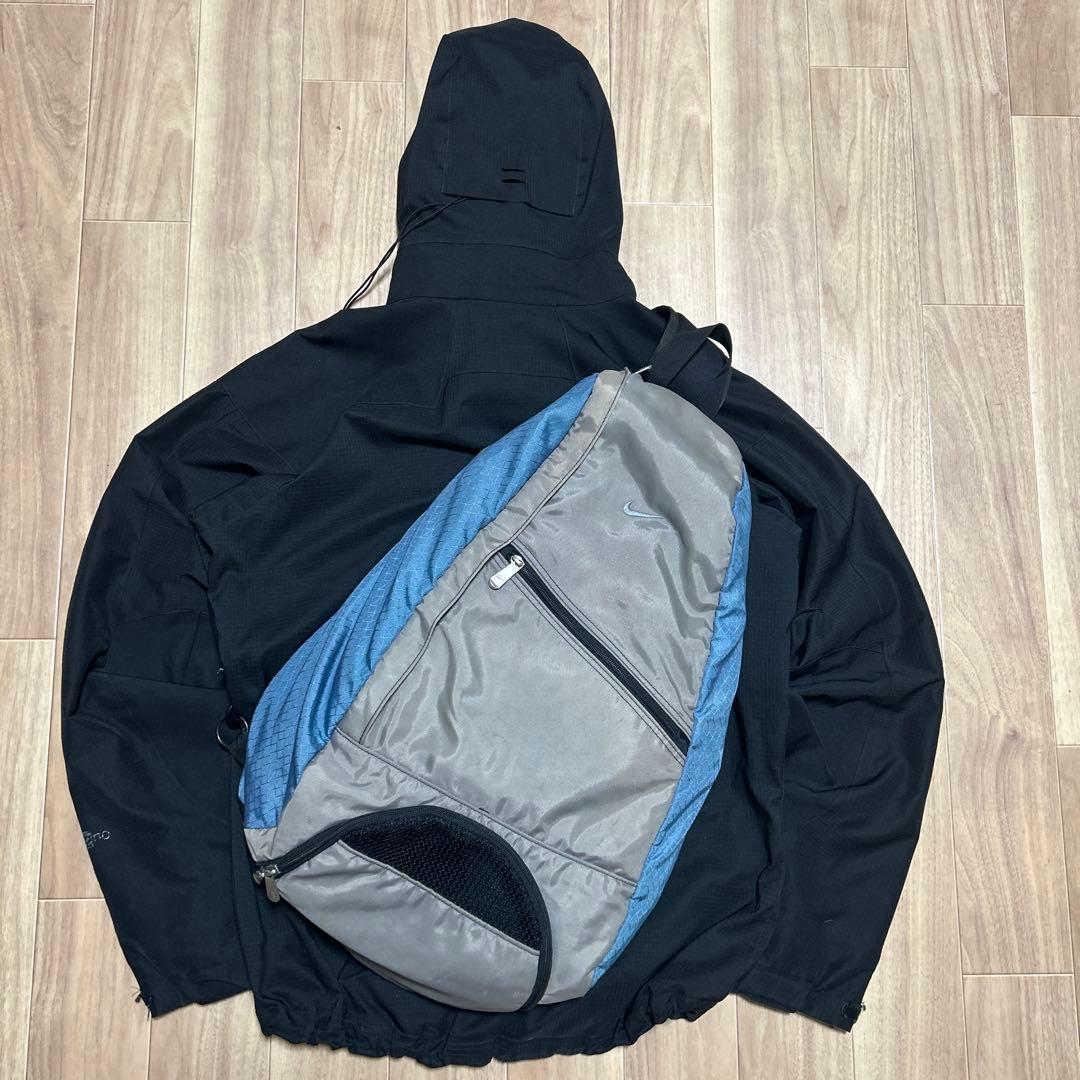 old NIKE ナイキ　グレー　メッセンジャーバッグ　古着　90s