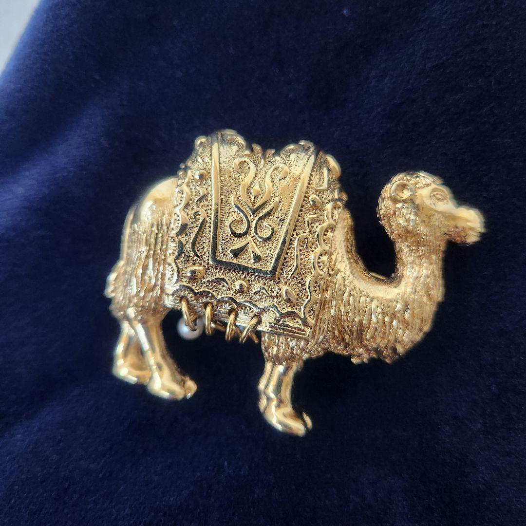 クリスチャンディオール　Christian Dior　ブローチ　ラクダ　アニマル