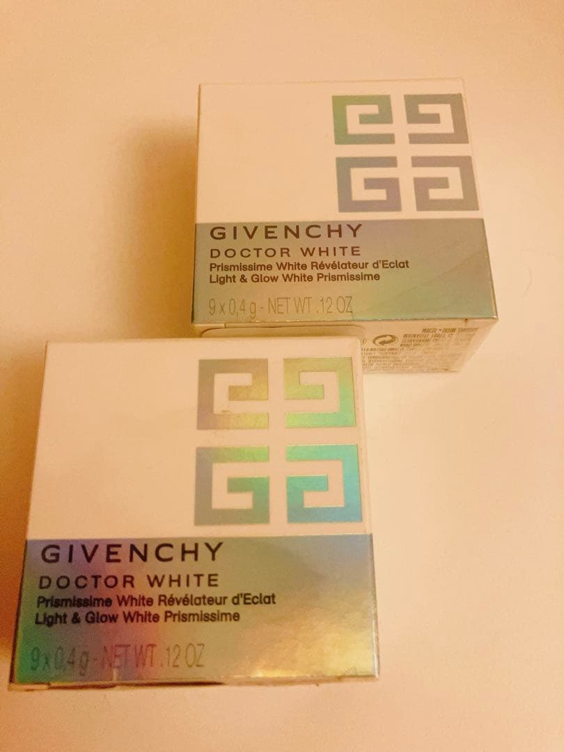 ☆新品2個☆ジバンシィ DW ホワイト プリズム・イシム