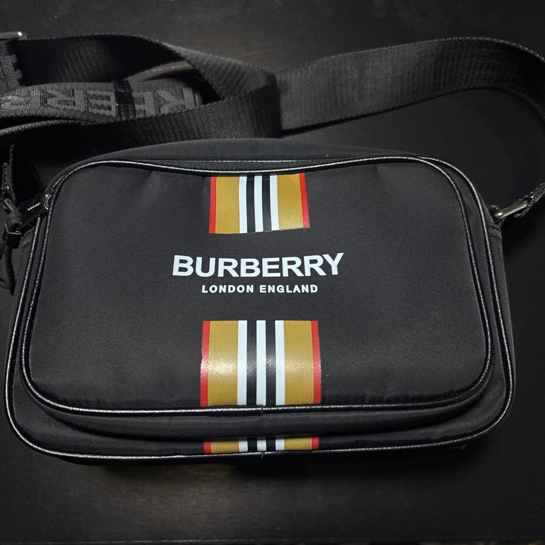 BURBERRY ブラック メッセンジャーバッグ