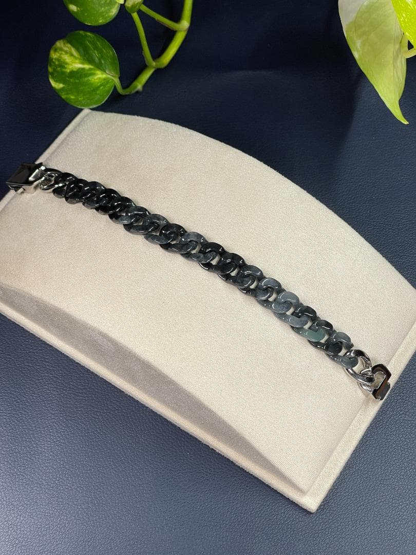 ミャンマー産天然翡翠A貨 黒翡翠(烏鶏) 19cm危除け金運アップ ブレスレット