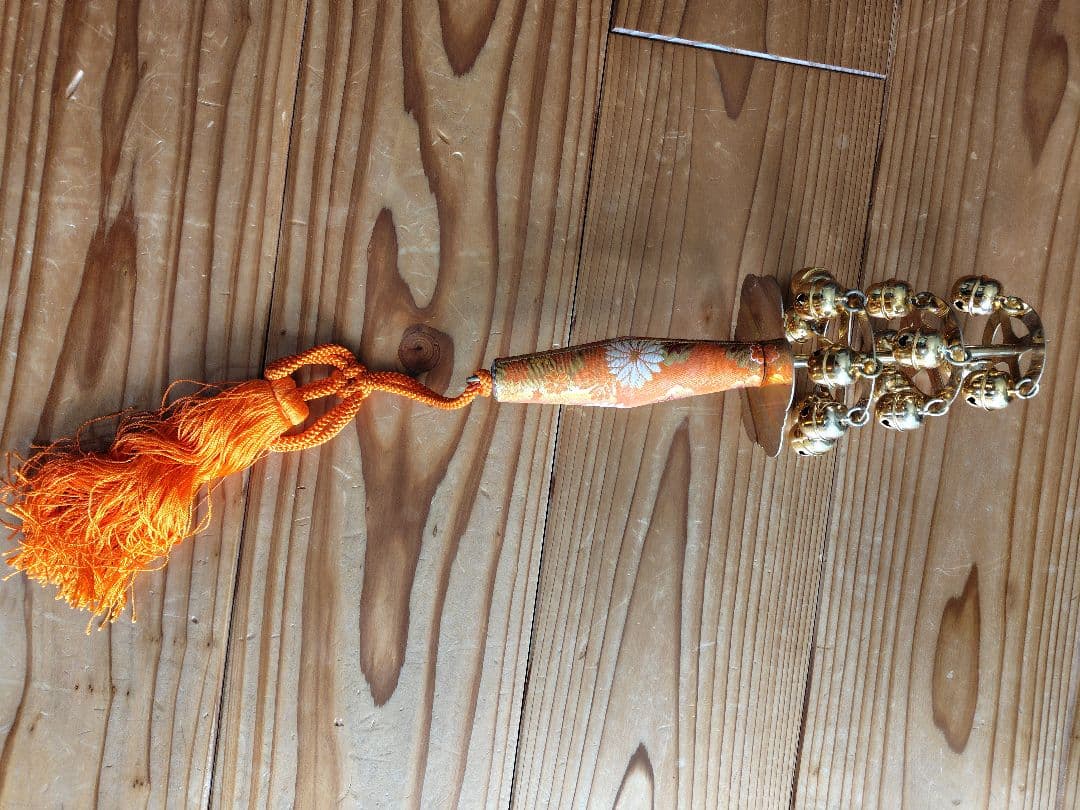 日本舞踊 鈴付き楽器 オレンジ