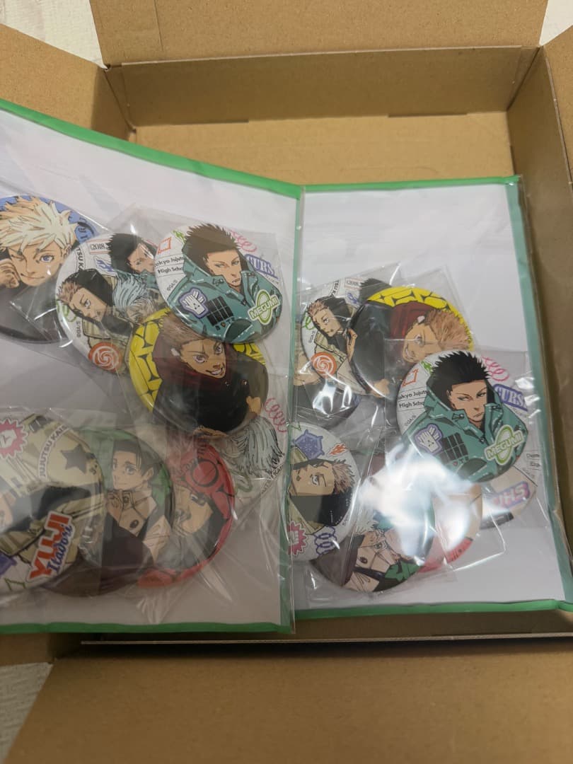 呪術廻戦　ジャンプギガ　応募者全員サービス　五条悟缶バッチ