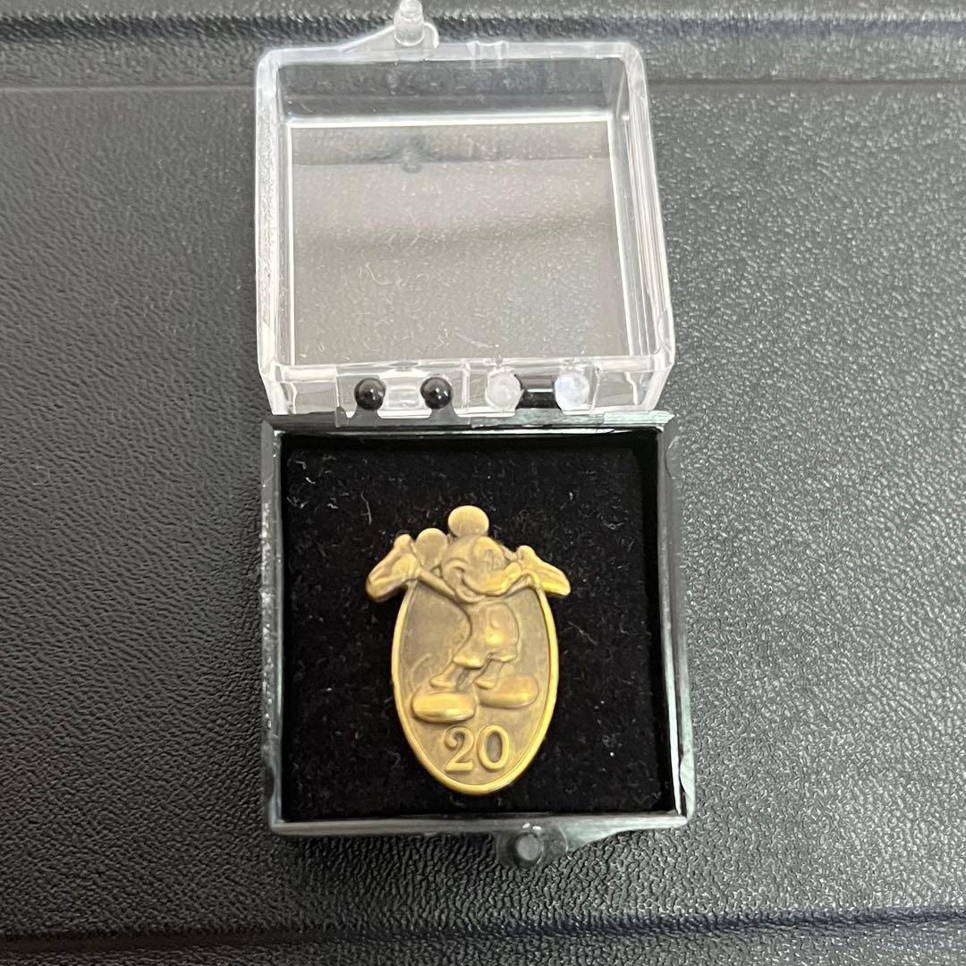 東京ディズニーリゾート キャスト 20年勤続ピンバッジ ミッキーマウス