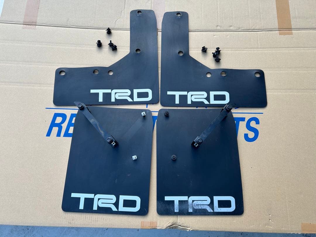 ハイエース TRD マッドフラップ 4枚セット ブラック マッドガード