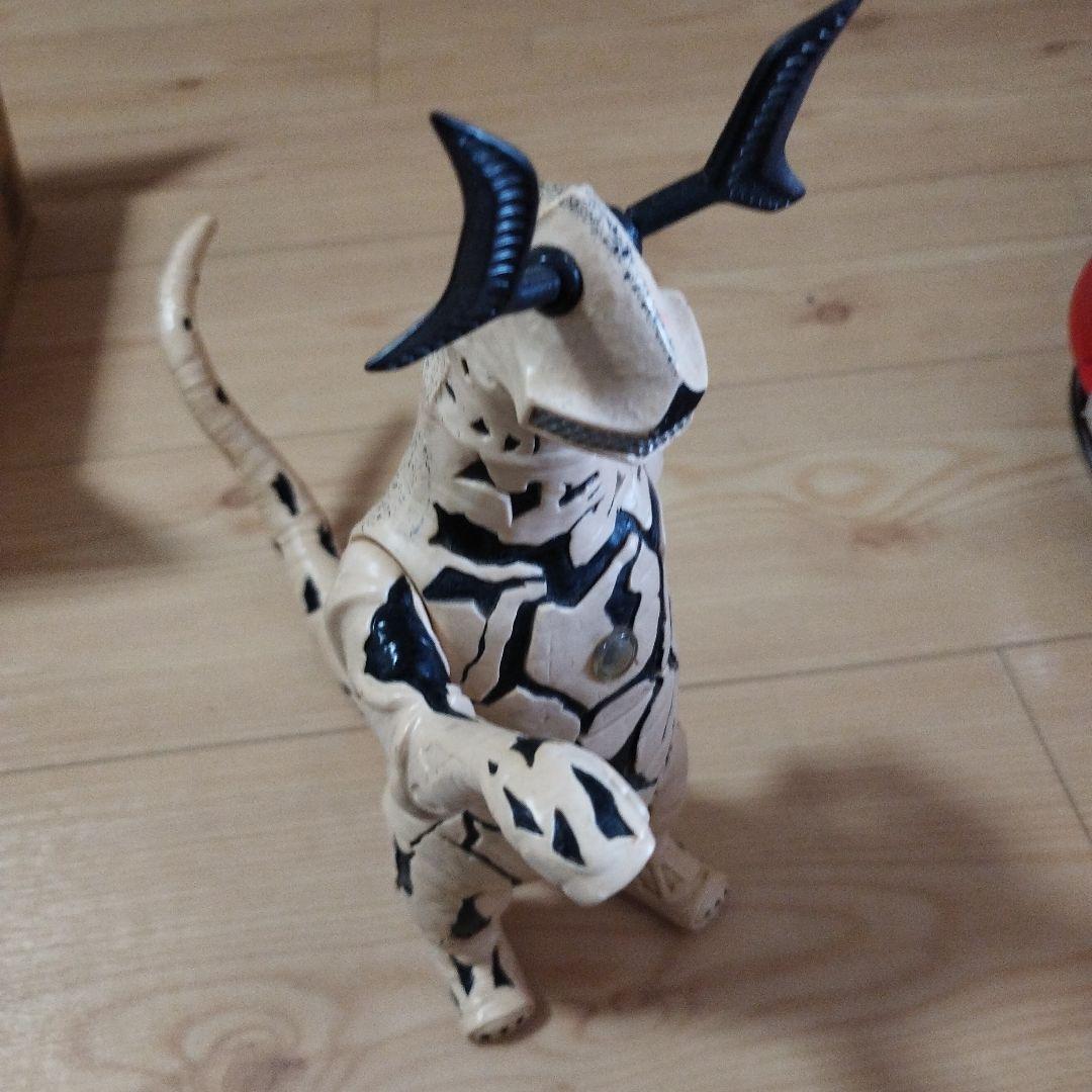 円谷プロ刻印入り1993年製エレキング