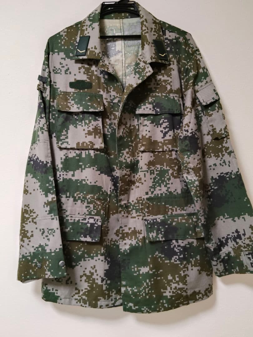 中国人民解放軍 07式林地迷彩服 実物 上下+戦闘服ズボン用ベルト セット
