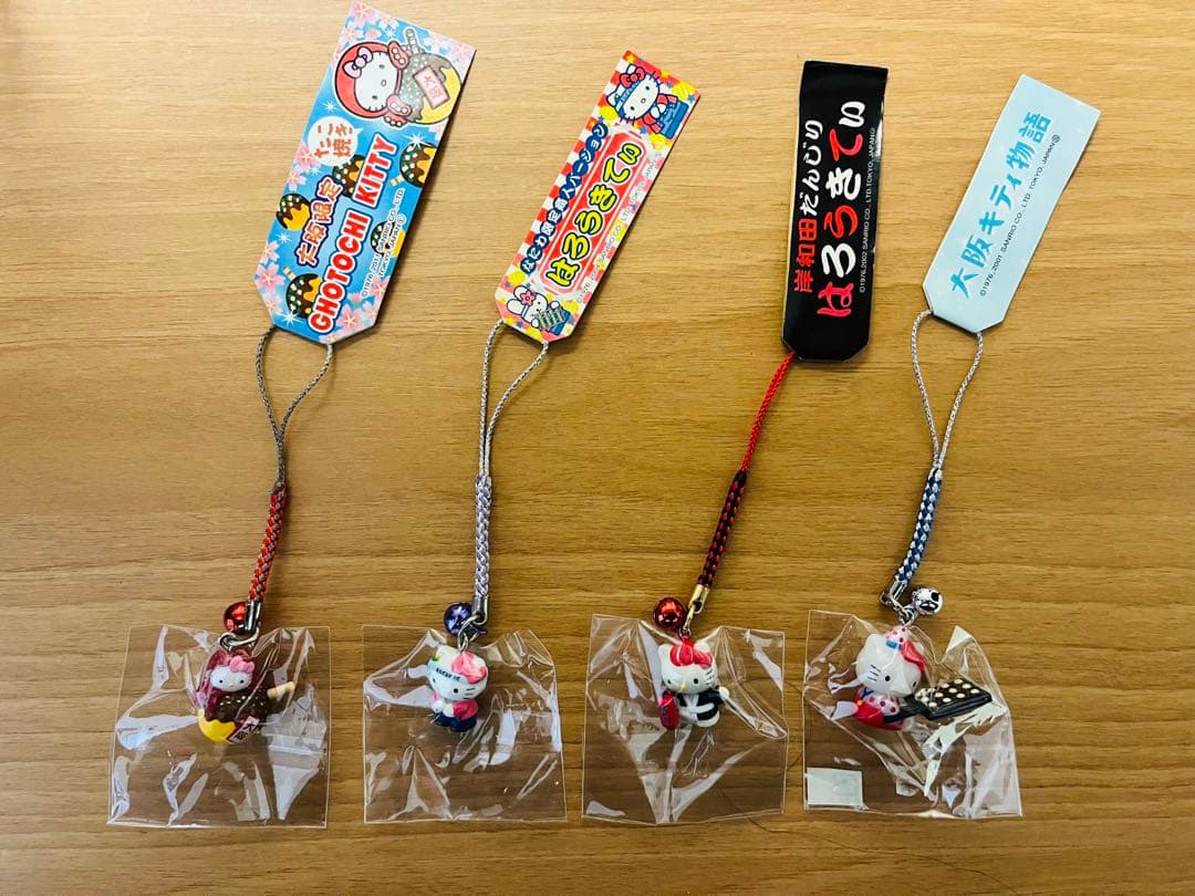 新品未使用/4個】ご当地キティ 大阪限定ver.根付けストラップ - メルカリ