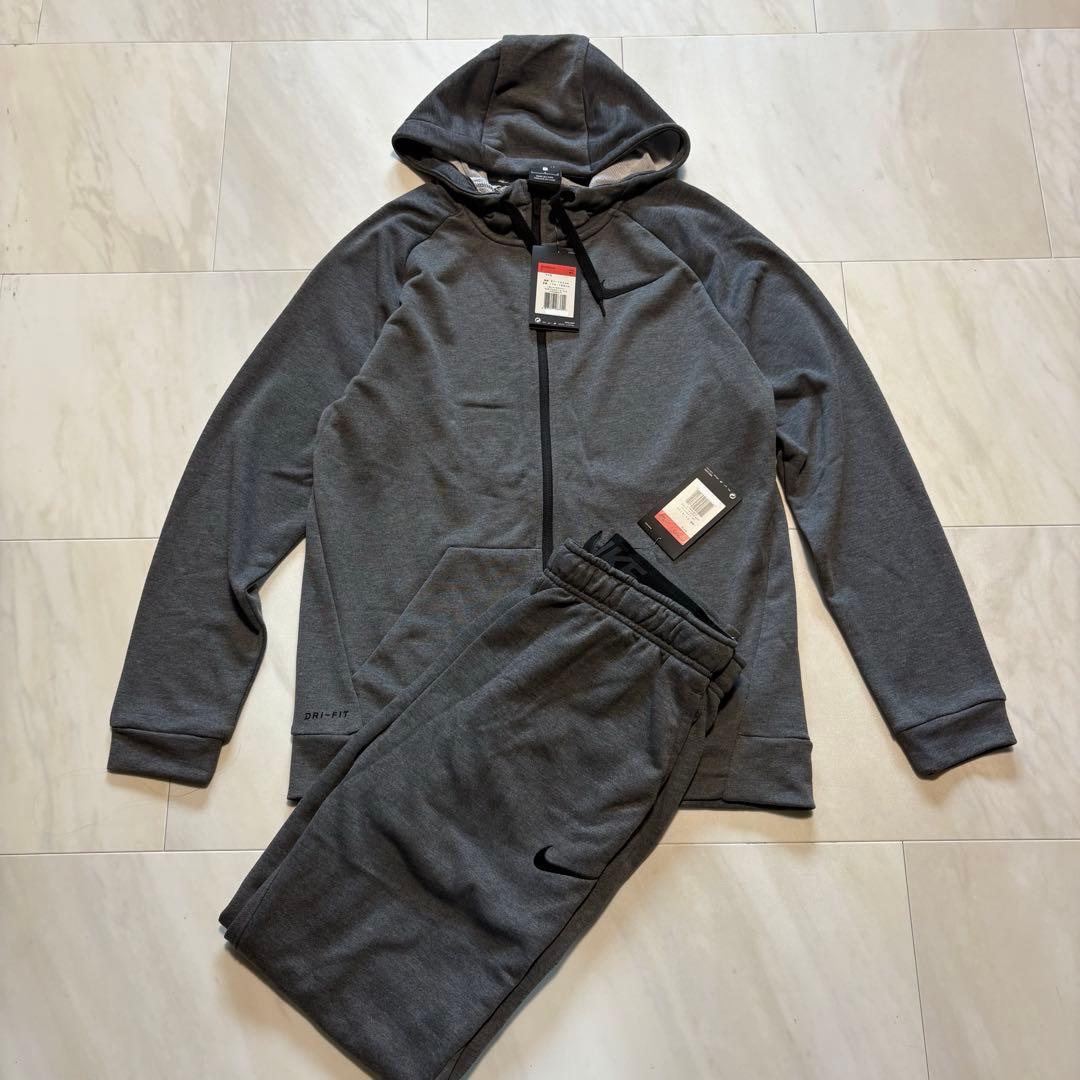 新品　NIKE ナイキ　ジャージ　セットアップ　ドライフィット　刺繍 上下