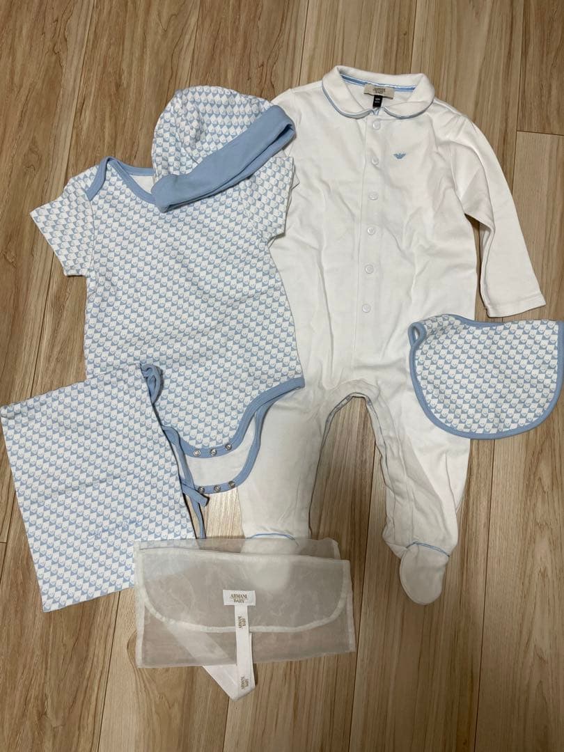 アルマーニ　ベビーロンパース エンポリオ アルマーニ】新生児ギフトにぴったりのロンパースが登場