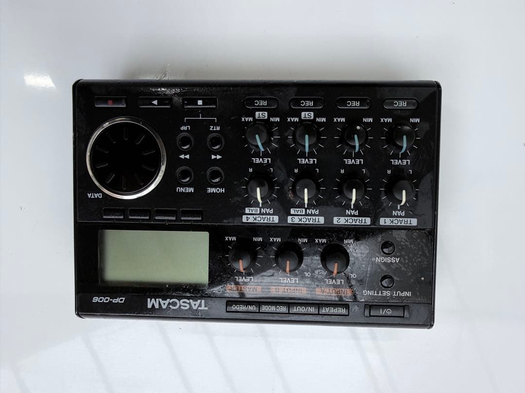 TASCAM（タスカム）のデジタルポケットスタジオ「DP-006」