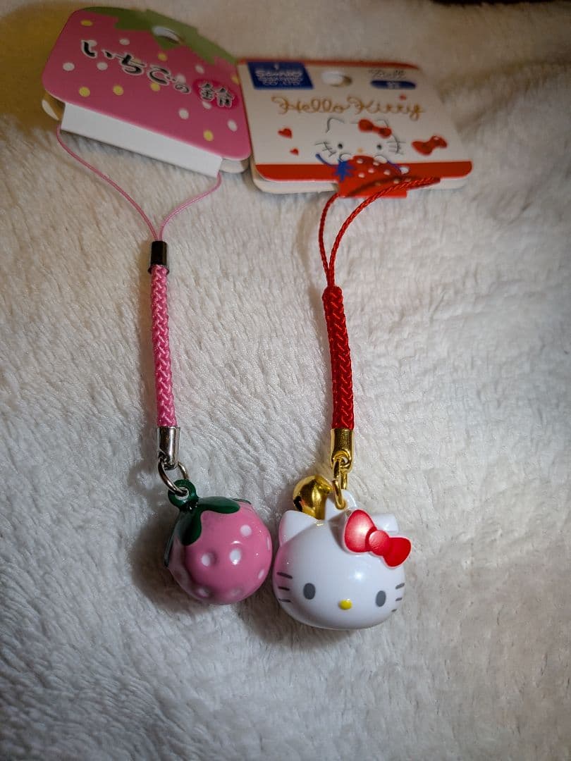ハローキティ いちごストラップセット - メルカリ