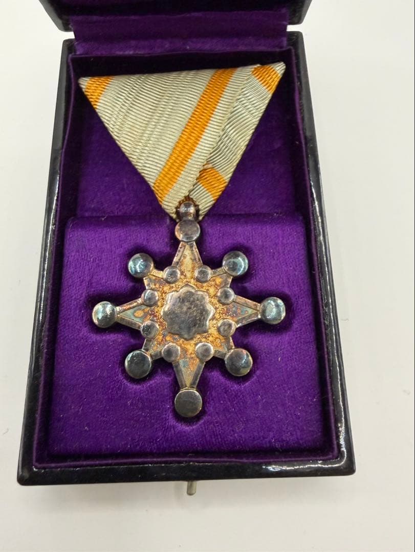 勲八等瑞宝章 勲章 共箱付き - メルカリ