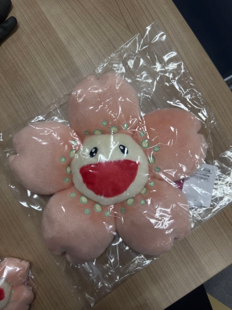 村上隆 カイカイキキ 桜クッション（30cm） - メルカリ