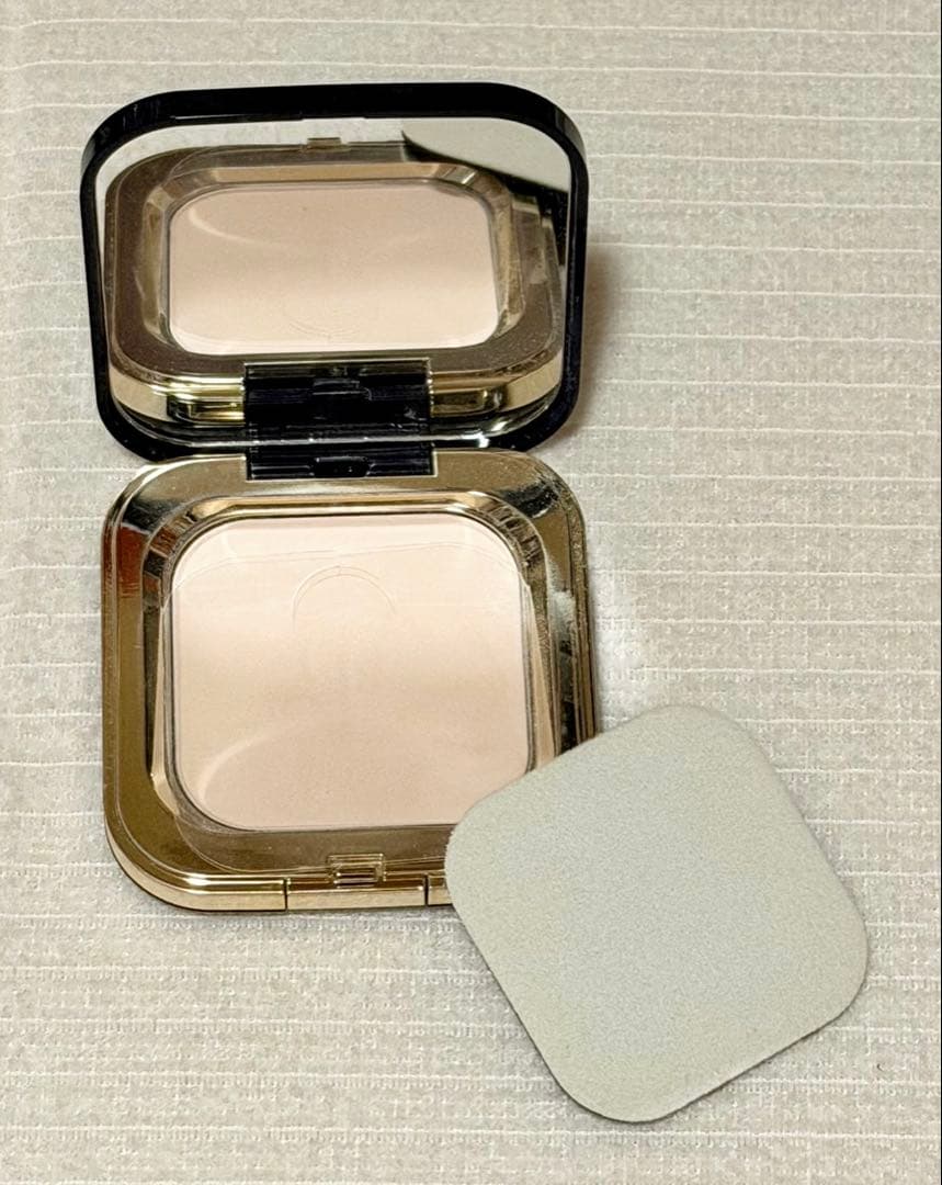 クレ・ド・ポー ボーテ フェイスパウダー