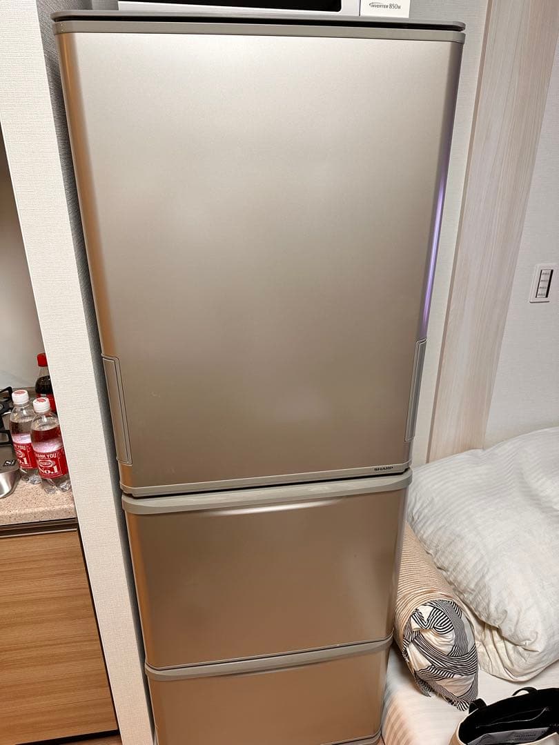 シルバー両開き　冷蔵庫 透明棚 LED照明付き　極美品 Amazon.co.jp 最新リリース: 冷蔵庫・冷凍庫 の新着ランキングです。