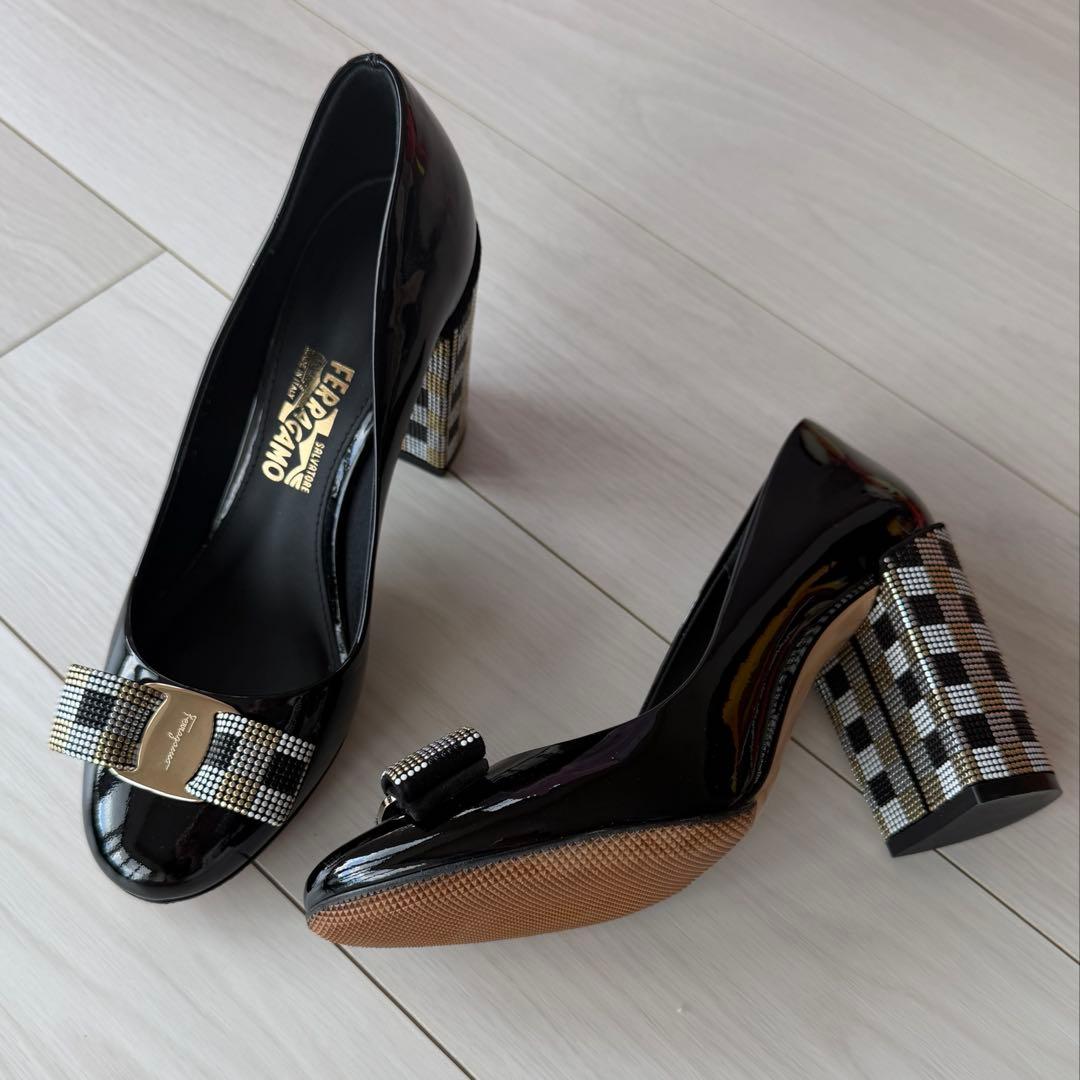 Salvatore Ferragamo パンプス