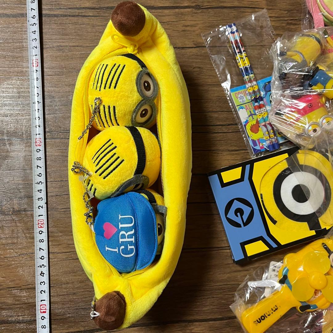 ミニオンズ グッズセット お弁当箱、ぬいぐるみマスコット、タオル