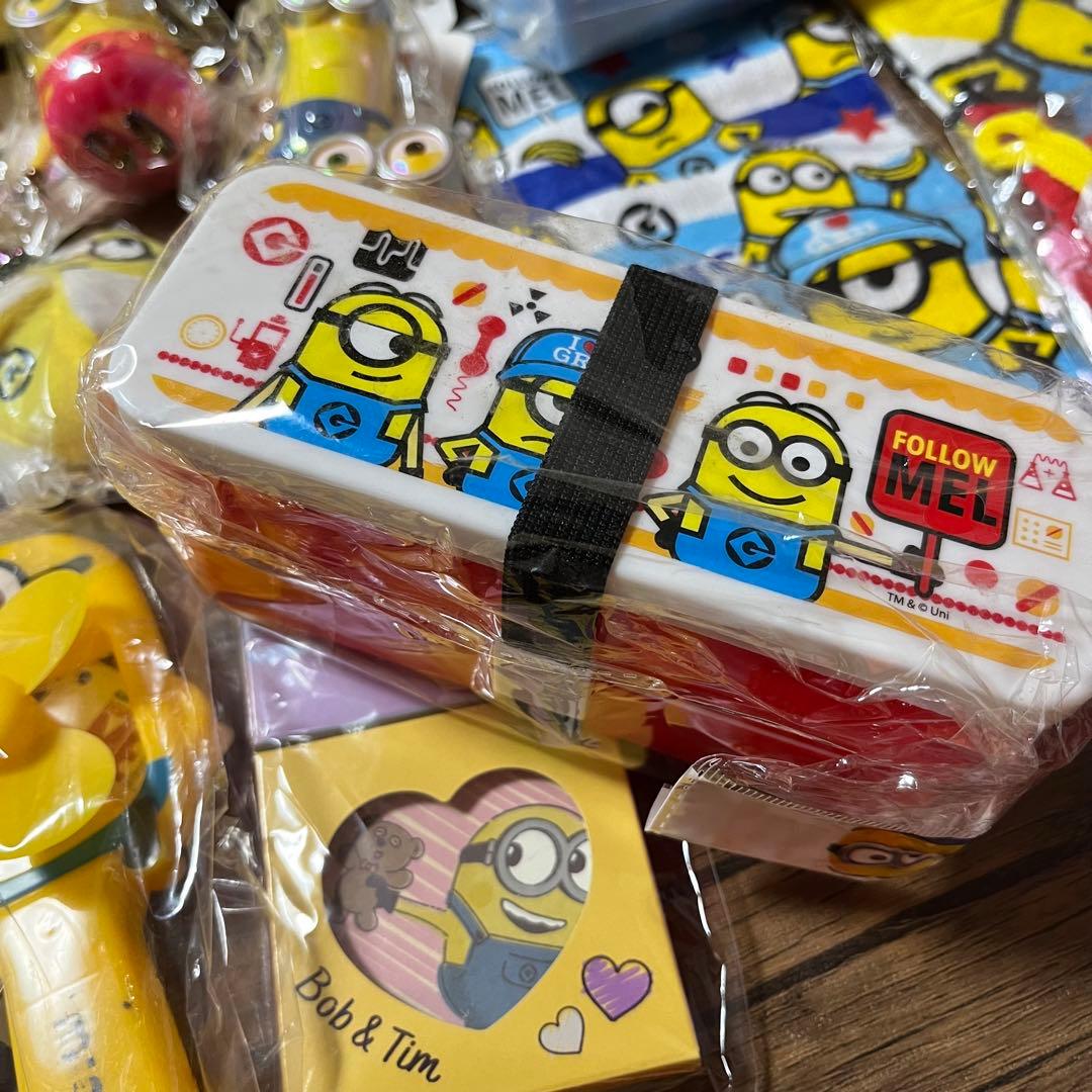 ミニオンズ グッズセット お弁当箱、ぬいぐるみマスコット、タオル