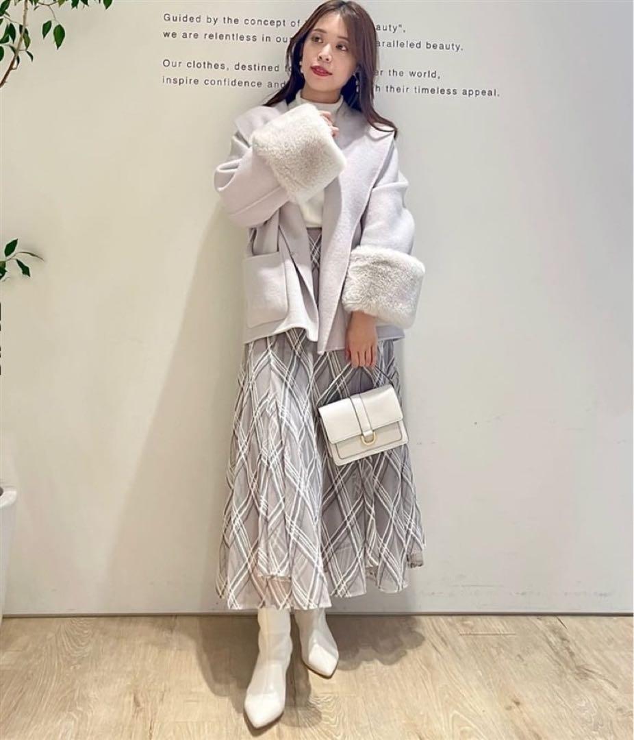 Apuweiser-richeアプワイザーリッシェ 袖ファーショートリバーコート