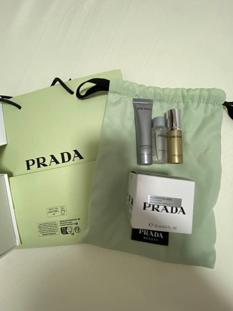 PRADA AUGMENTED SKIN トライアルセット 4点 Prada Beauty PRADA 4-Pc. Augmented Mini Skincare Routine Kit - Macy's