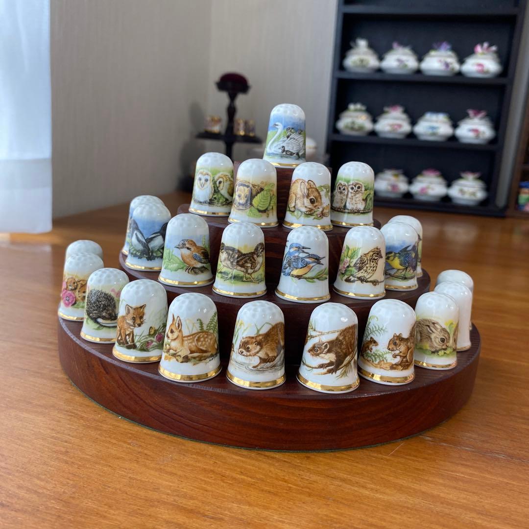 英国　イギリス　オークリーチャイナ　動物イラストの指貫　24個セット　スタンド付