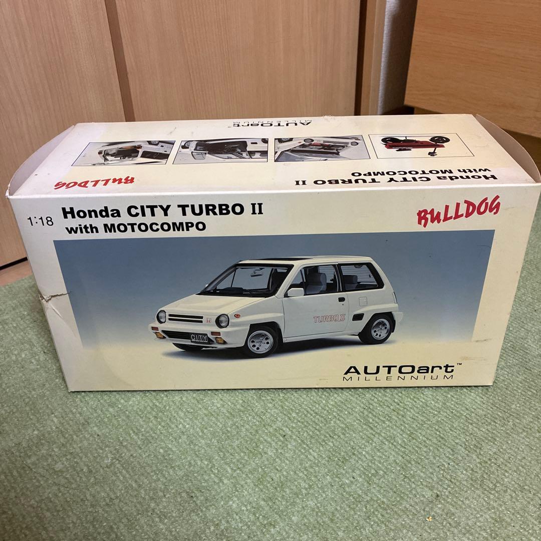 オートアート　1/18 ホンダ　シティターボII ブルドッグ　ホワイト