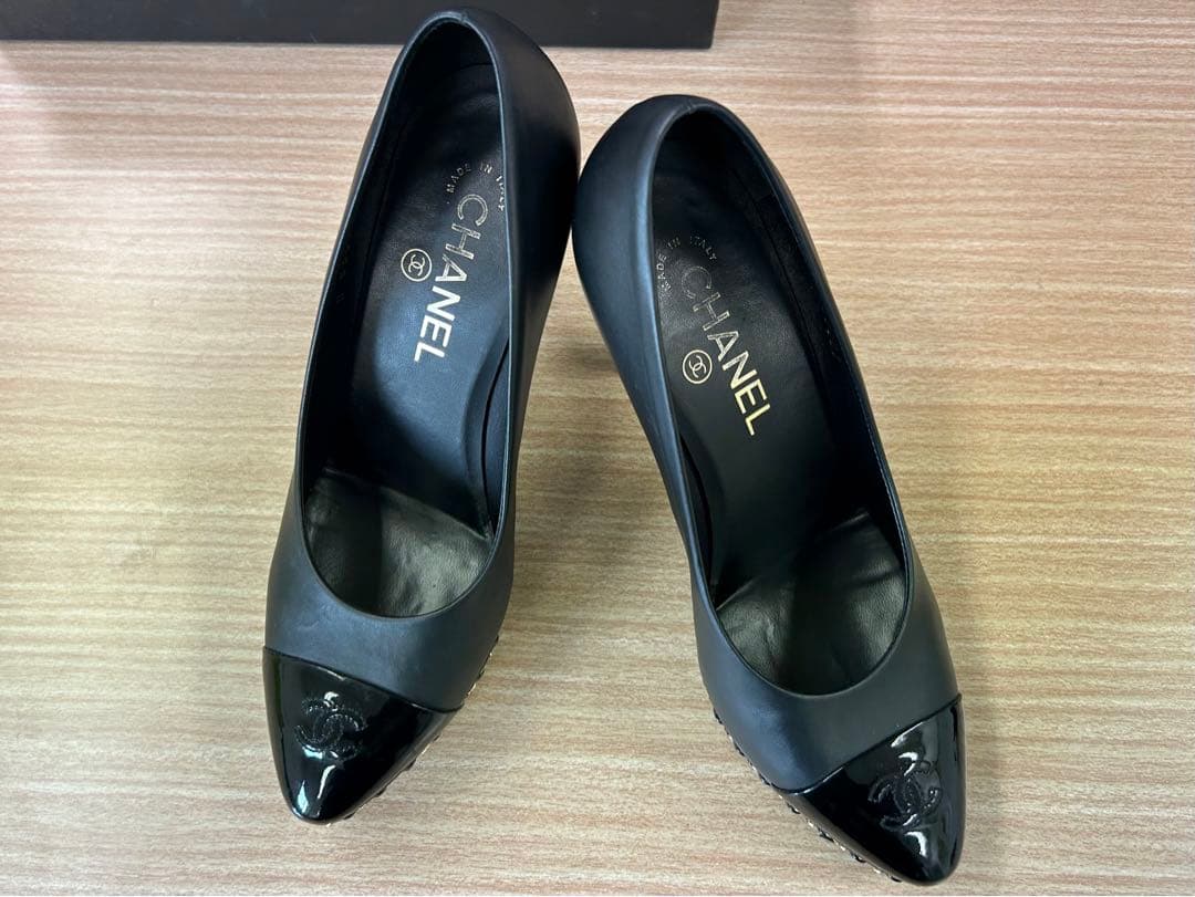 CHANEL ブラックレザーパンプス　最終値下げ