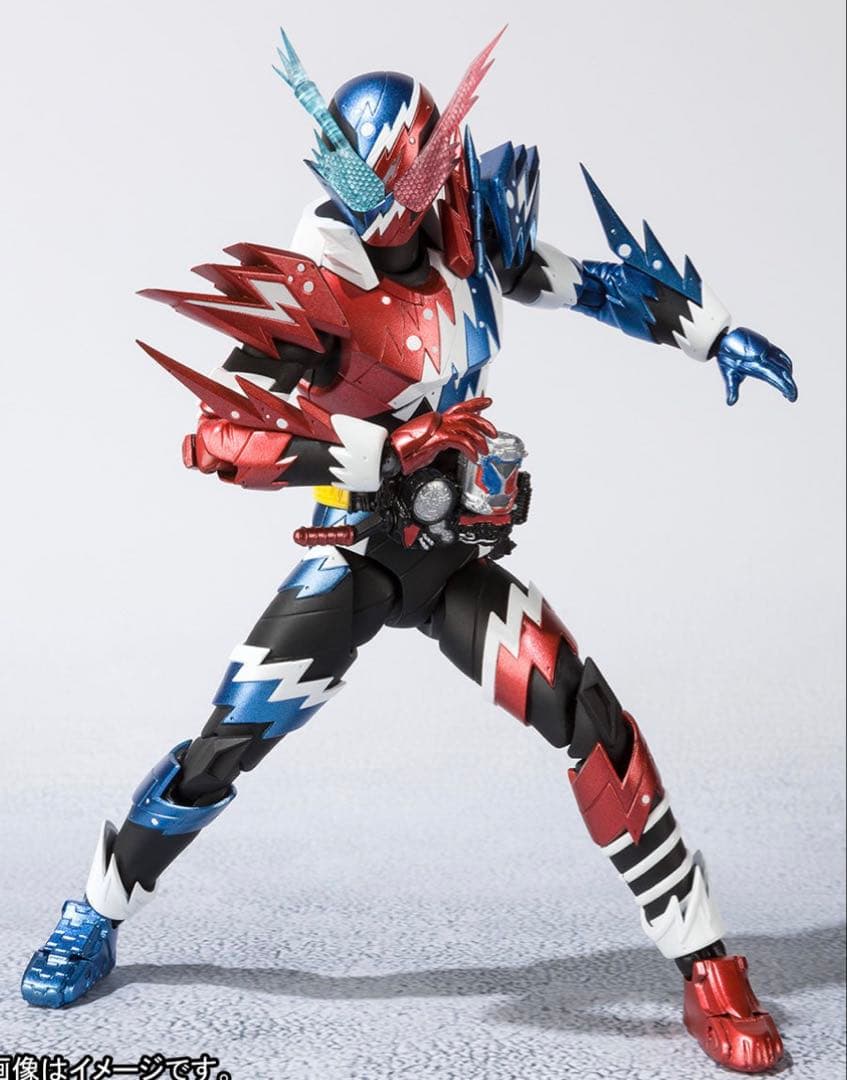 S.H.Figuarts 仮面ライダー ビルド ラビットタンクスパークリング