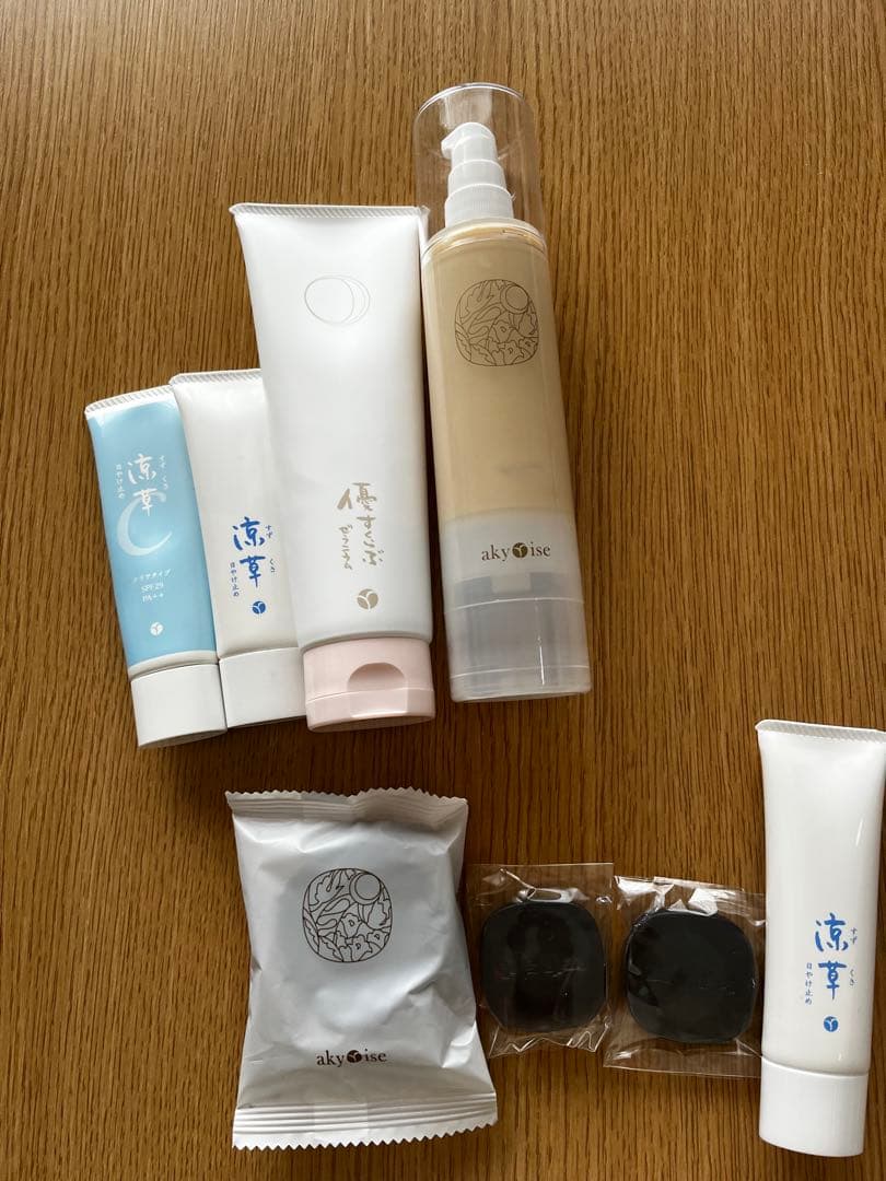 あきゅらいず　スキンケアセット 泡石　優すくらぶ　秀くりーむ　涼草