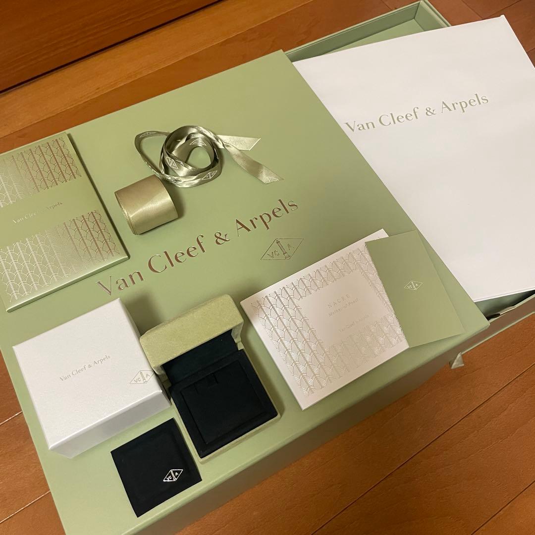 ヴァンクリーフ＆アーペル ギフトボックスセット Van Cleef & Arpels - Van Cleef & Arpels ギフトボックス 収納 引出し