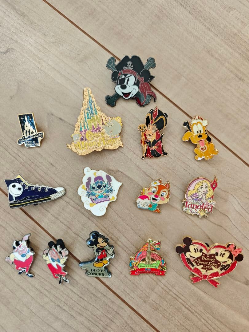 ディズニー ピンバッジ - メルカリ