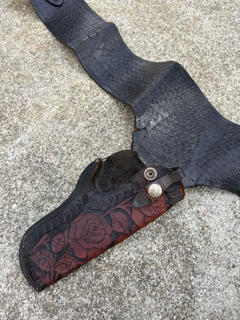 レザー バラ彫刻 ホルスター