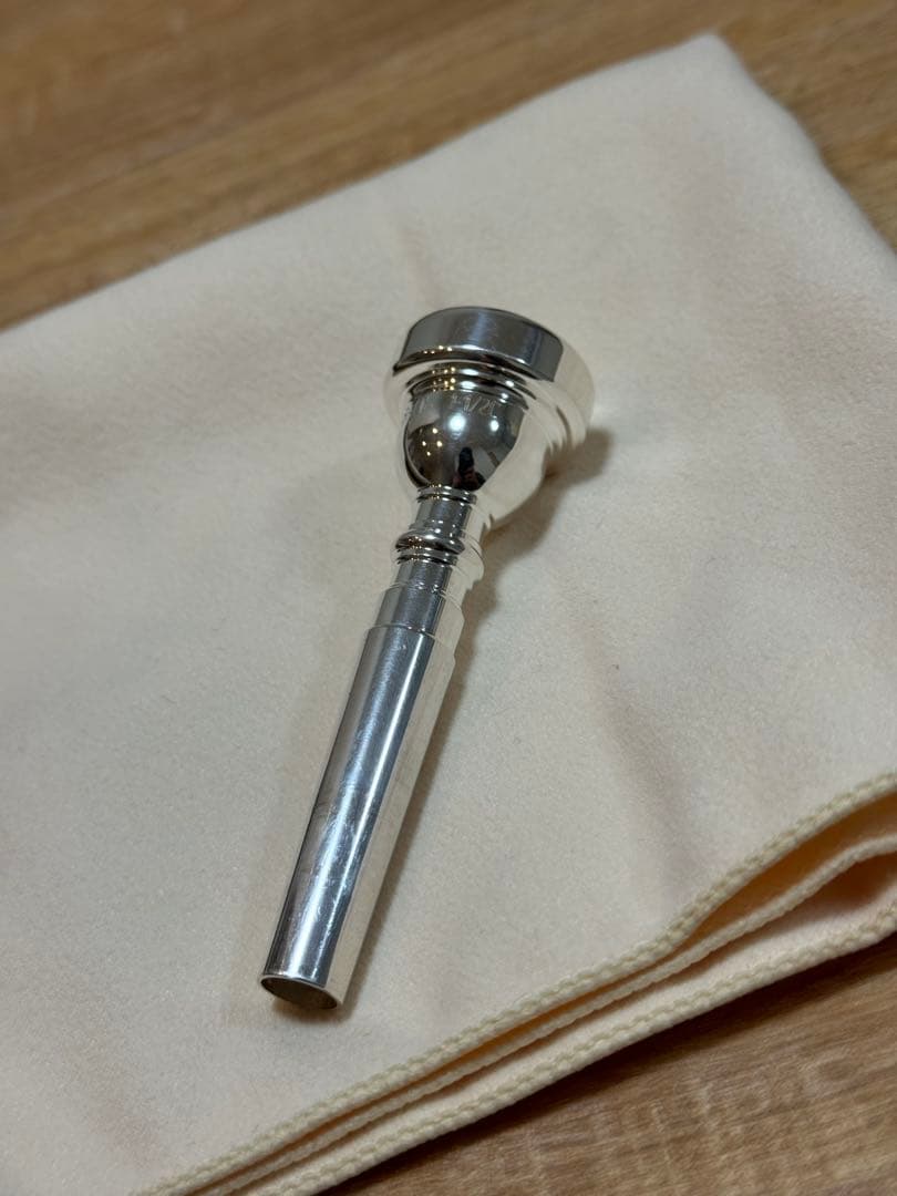 バック　Bachトランペットマウスピース 1 1/2 25 57