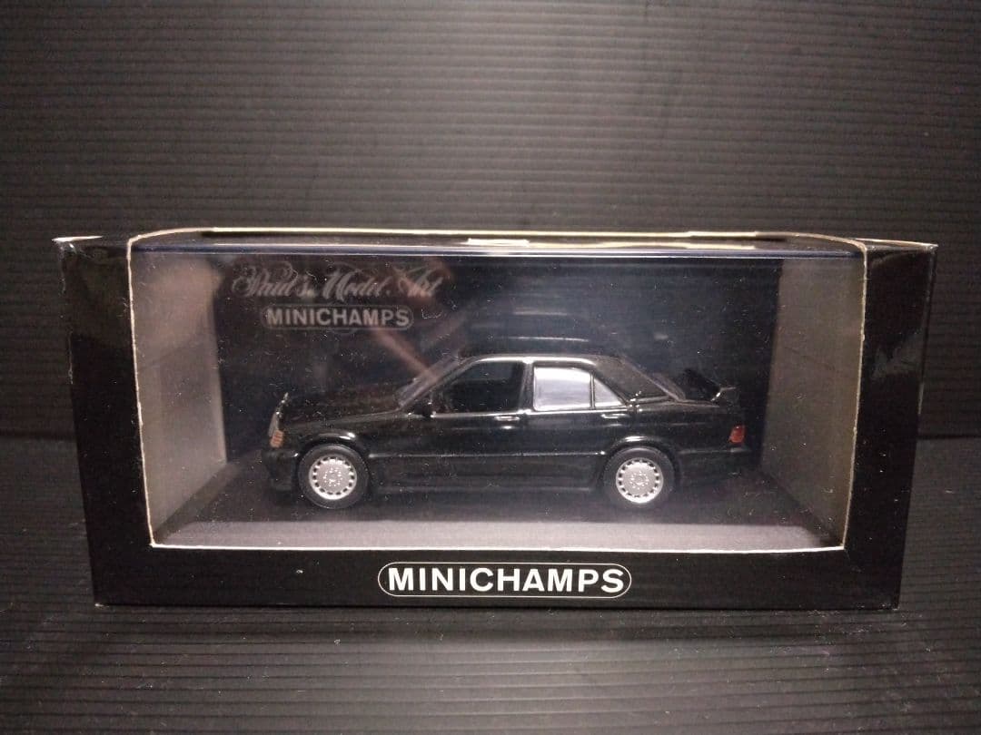 メルセデスベンツ 190E ブルー ブラックメタリック 1984年