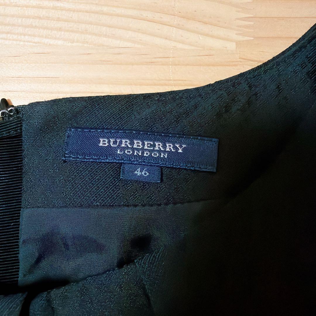 Burberry ワンピース 半袖 ブラック チェックの地模様 レディース