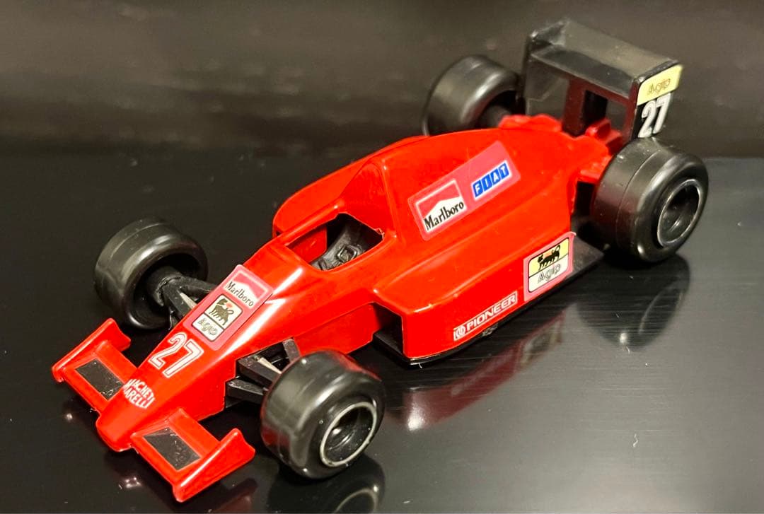 【完全美品】　トミカ　フェラーリF-1 マルボロ