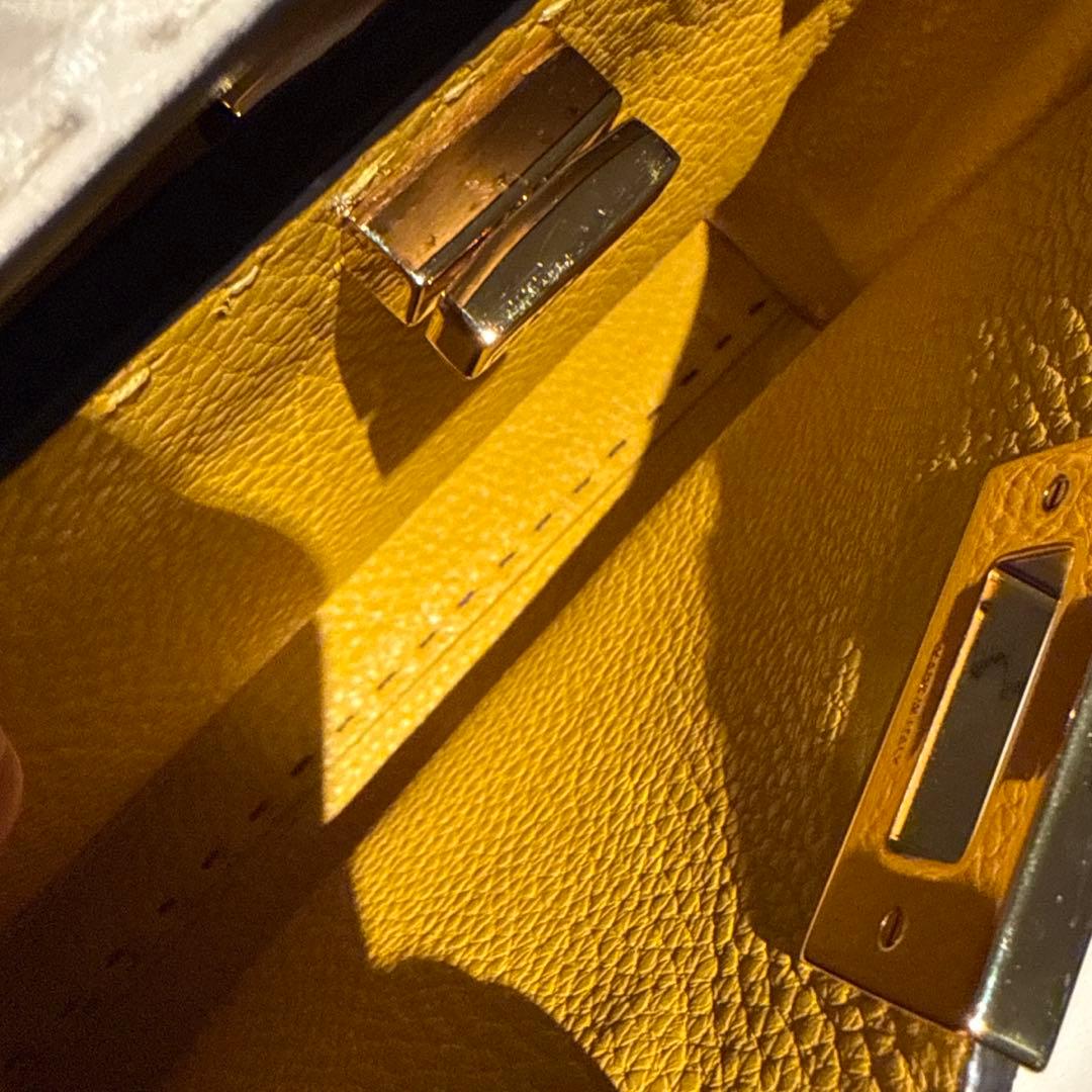 FENDIピーカブーアイコニックエッセンシャリー,ワンダーズキーホルダー