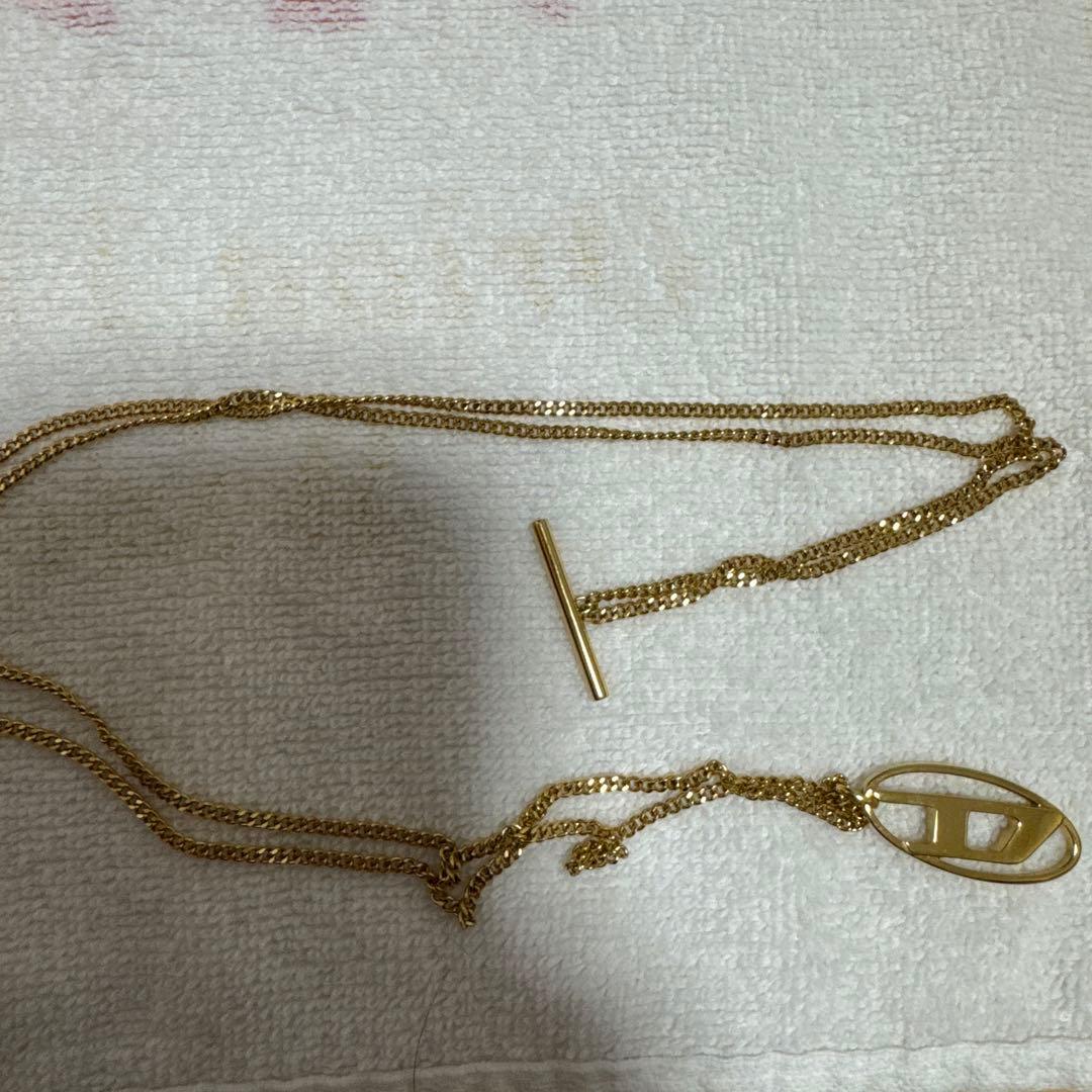 DIESEL ゴールドロゴネックレス