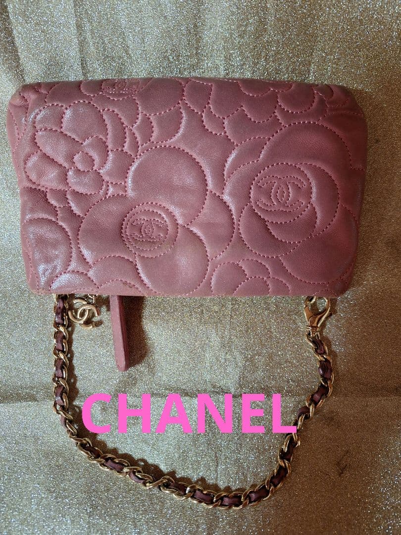 CHANEL ピンク フラワーエンボス ポーチ