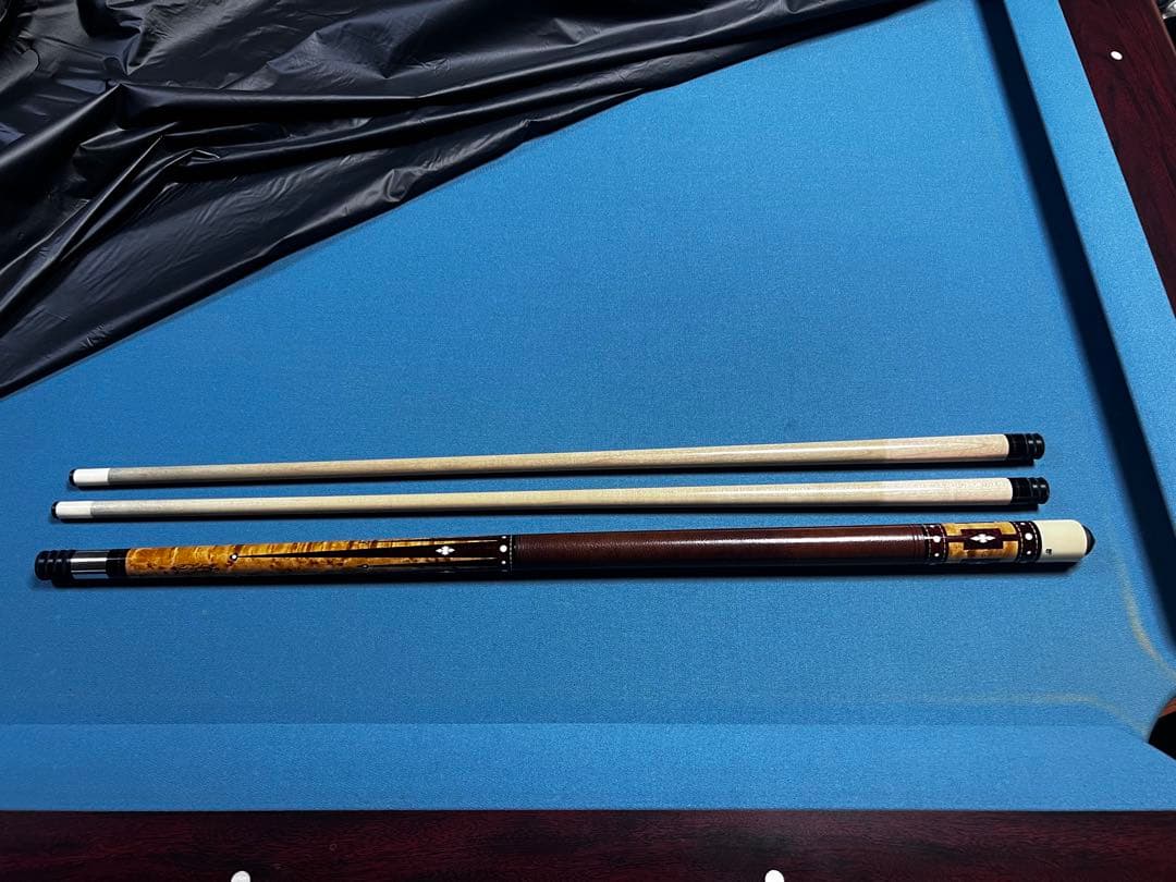 ビリヤードキュー Gina スネークウッド8剣 BD〉2020年製・新品のGina（ジナ）キュー、キューショップジャパンに