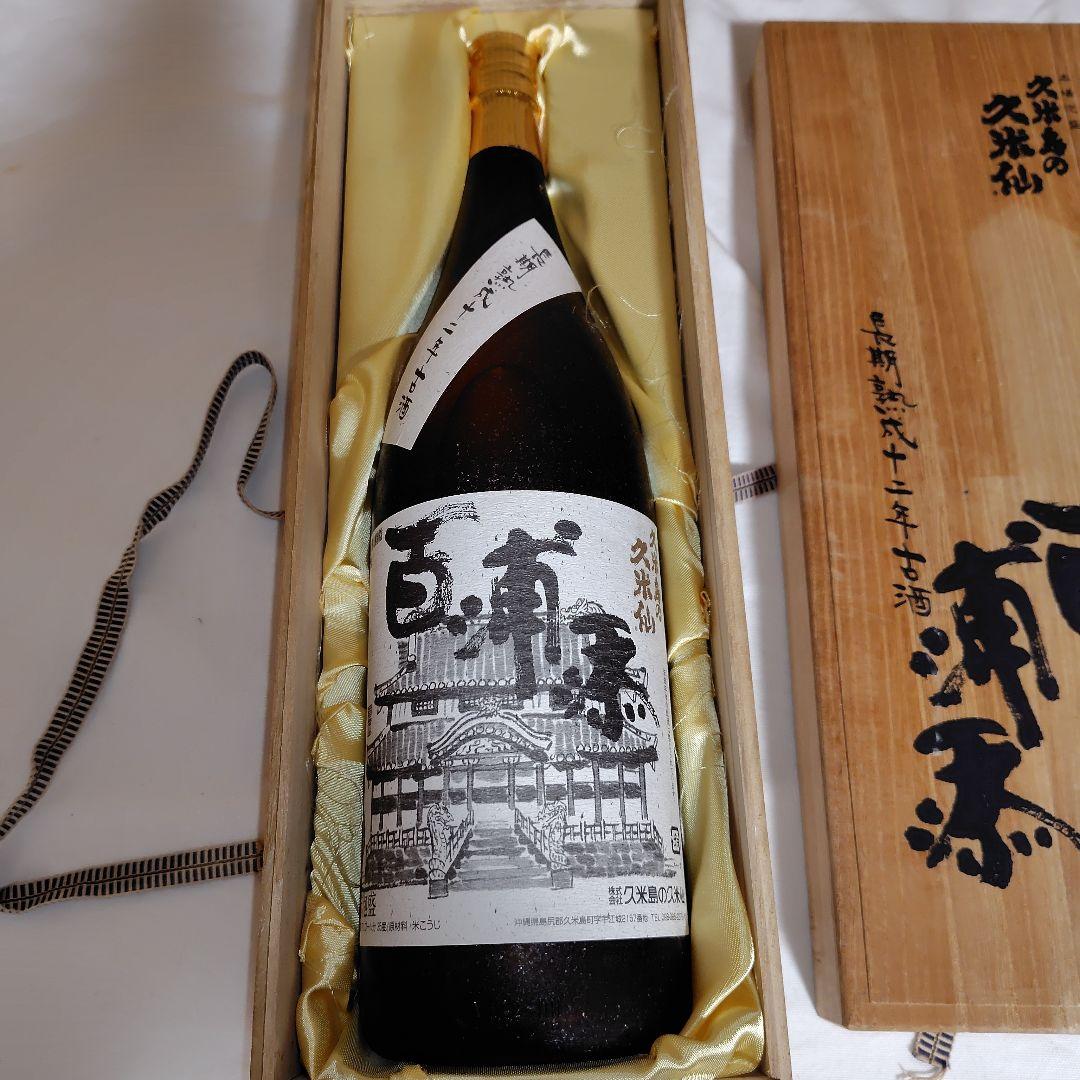「久米島の久米仙 百浦添 琉球泡盛 長期熟成12年古酒」 焼酎 木箱入り 琉球泡盛 久米島の久米仙 ブラック30 古酒 30度％ 720ml 沖縄 : 田舎な