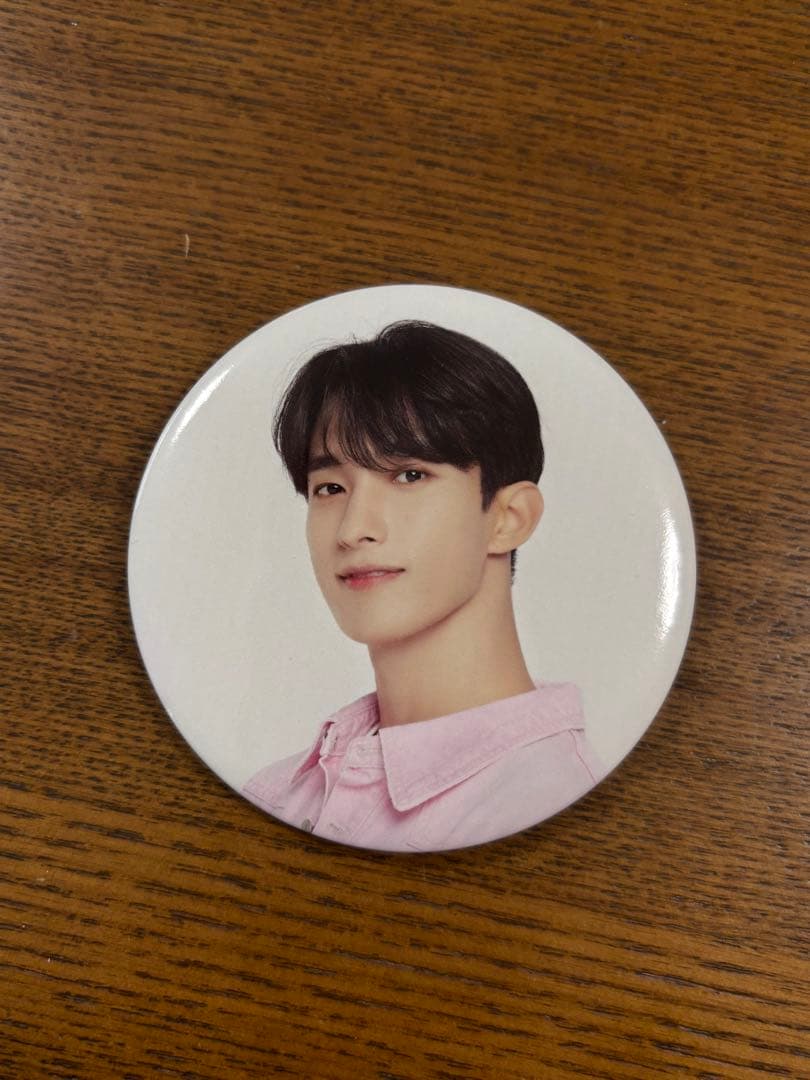 SEVENTEEN ドギョム 缶バッジ CARATLAND ケレン セブチ - メルカリ