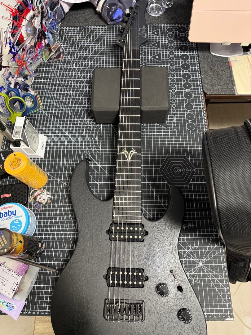 ギター Suhr Modern MS-BS7 Satin Black Suhr Modern Satin Black Guitar - Floyd Rose | Humbucker Music