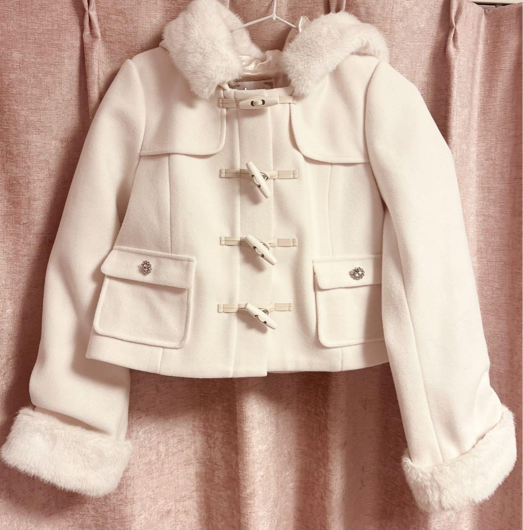 【最終値下げ】 ミシェルマカロン　ダッフルショートコート　ホワイト　フリーサイズ