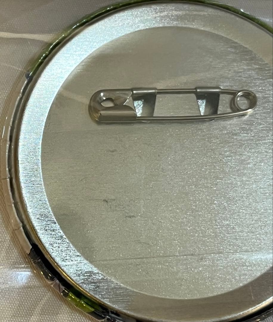 ブルーロック TSUTAYA 制服 ホログラム 缶バッジ 潔世一 100個 - メルカリ