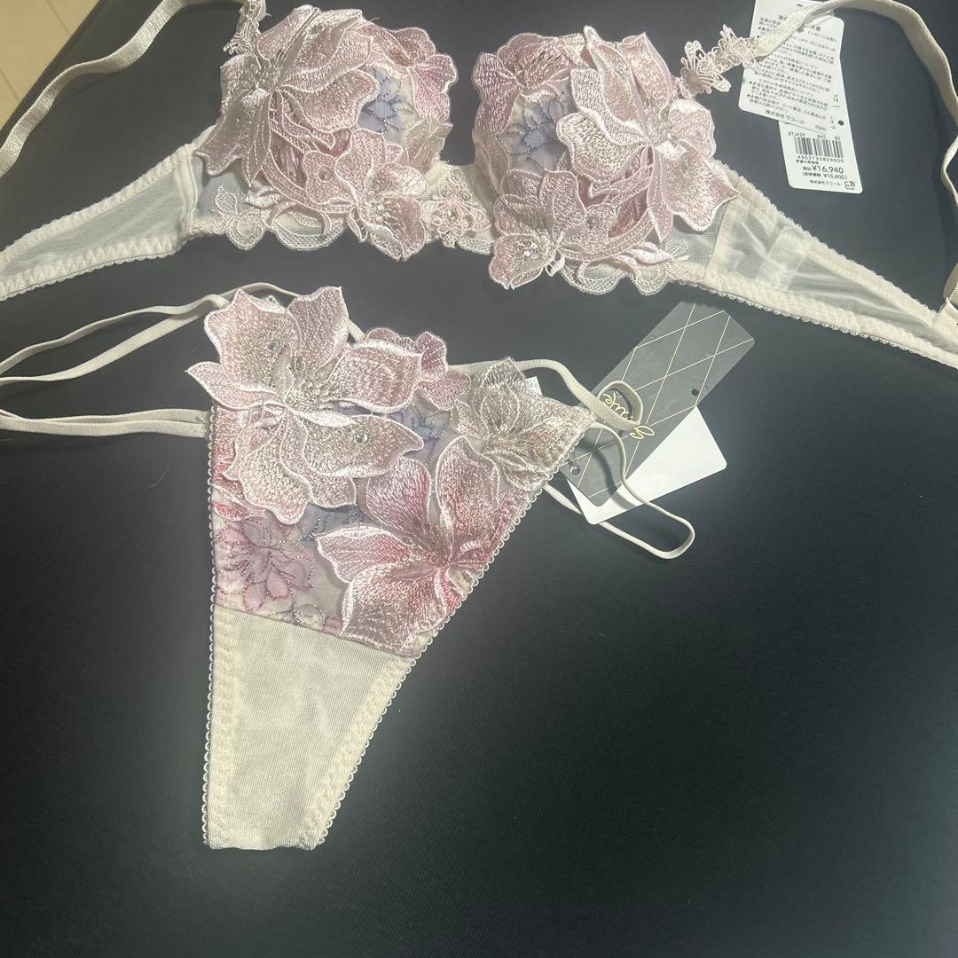 サルート 花柄刺繍ブラジャーショーツセット B65 サルート 花柄刺繍
