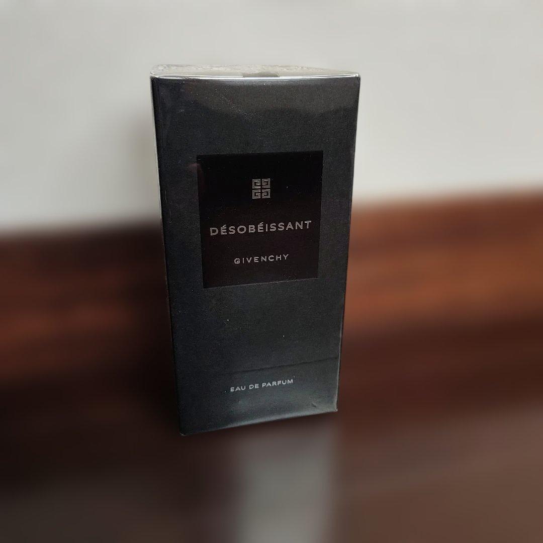 ド ジバンシイ デゾベイサン オーデパルファム　100ml 未使用 香水
