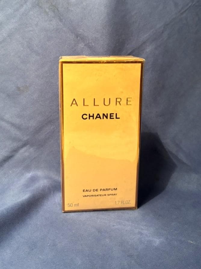 香水(女性用) CHANEL ALLURE Eau de Parfum 50ml